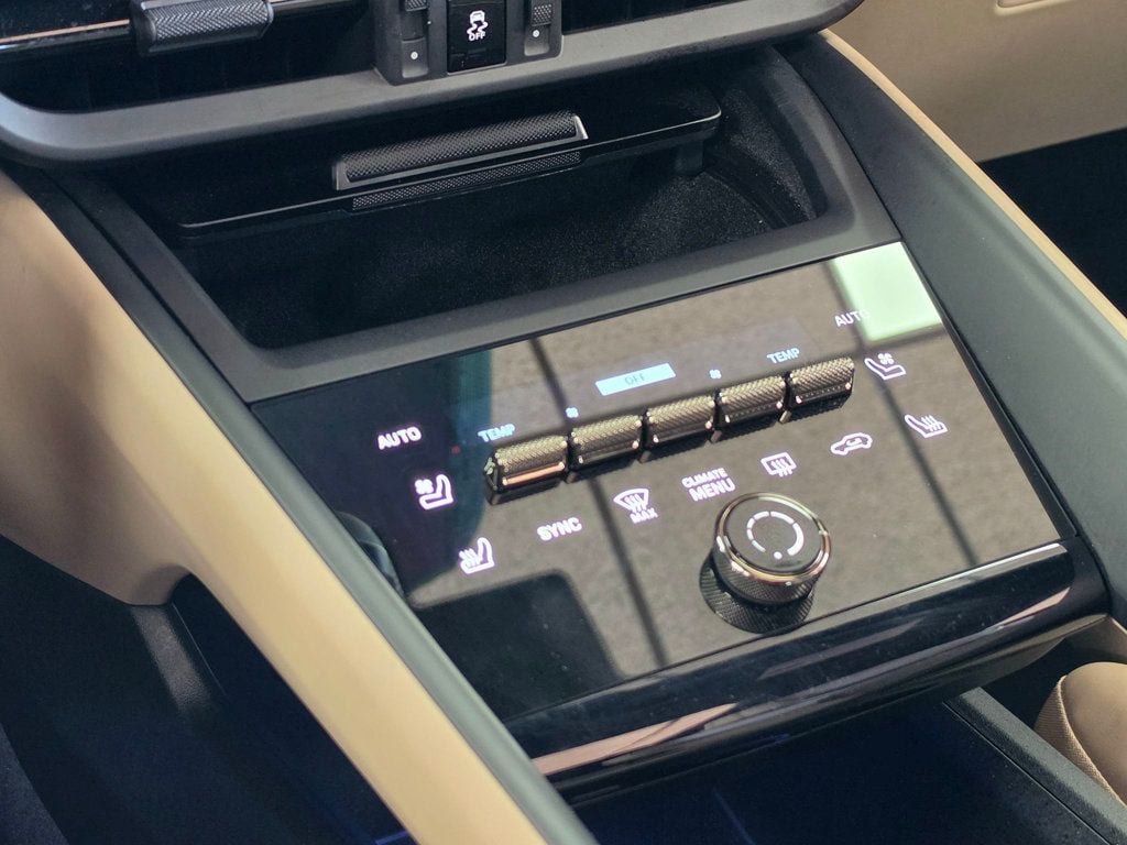 2025 Porsche Macan Electric Turbo AWD - 23058450 - 41