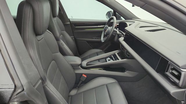 2025 Porsche Macan Electric with Premium Package, 21'' Wheels & Passenger Display - 22956586 - 23