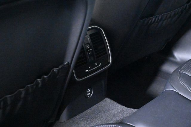 2025 Porsche Macan S - 23004389 - 19