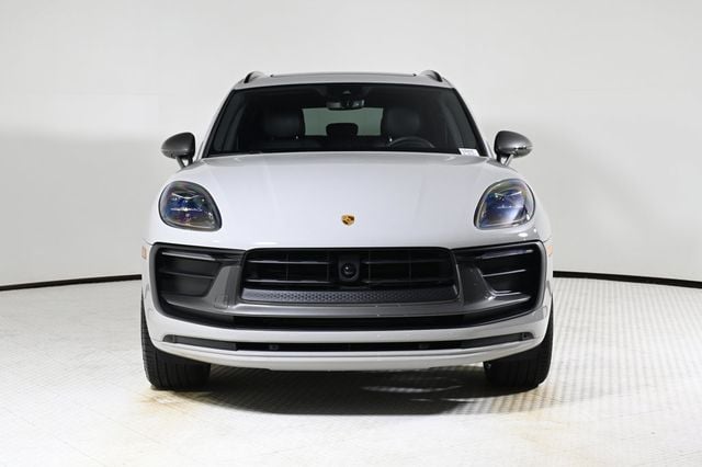 2025 Porsche Macan T - 22914150 - 9