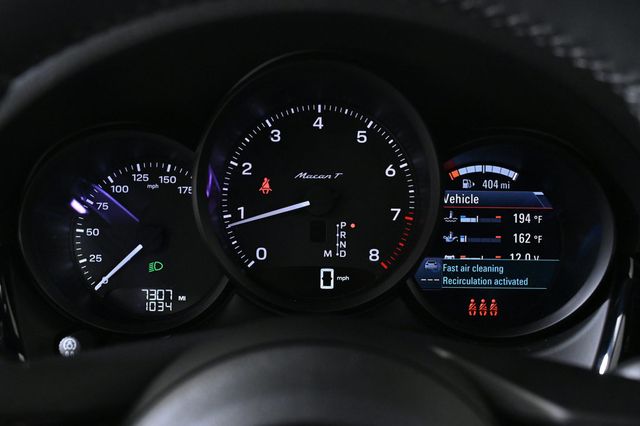 2025 Porsche Macan T - 22914150 - 12