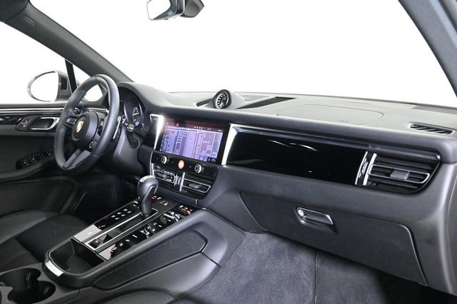 2025 Porsche Macan T - 22914150 - 16