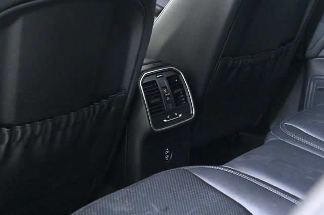 2025 Porsche Macan T - 22914150 - 19