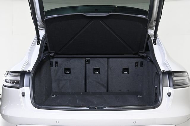 2025 Porsche Macan T - 22914150 - 25