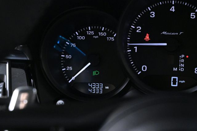 2025 Porsche Macan T - 22996341 - 13