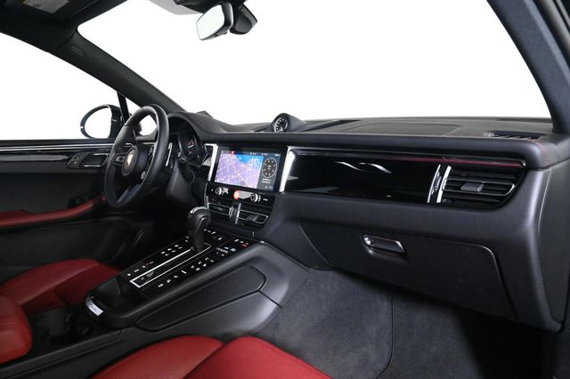 2025 Porsche Macan T - 22996341 - 16