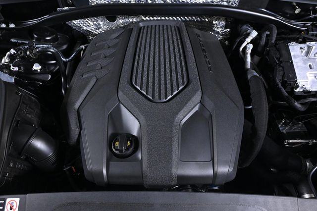 2025 Porsche Macan T - 22996341 - 25