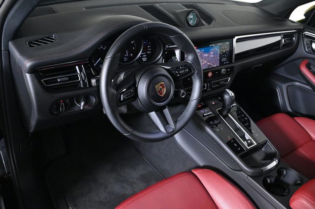 2025 Porsche Macan T - 22996341 - 3