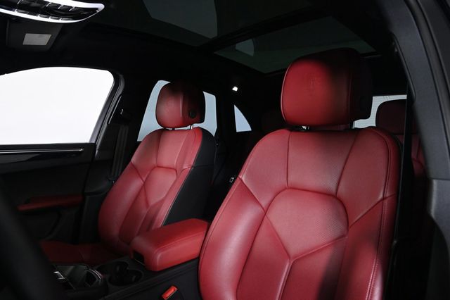 2025 Porsche Macan T - 22996341 - 4