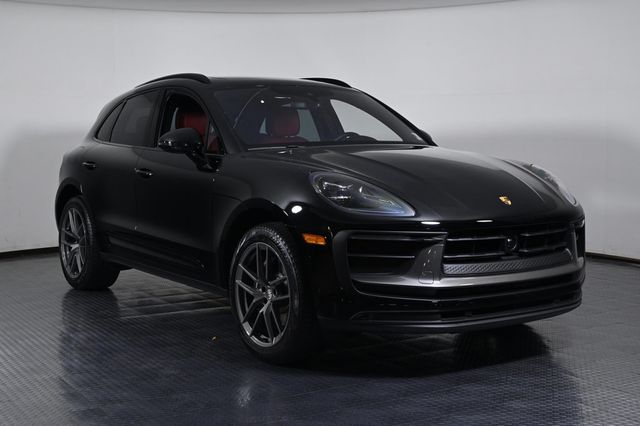 2025 Porsche Macan T - 22996341 - 8