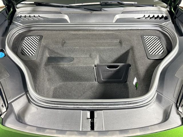 2025 Porsche Macan Electric 4 - 23040180 - 28