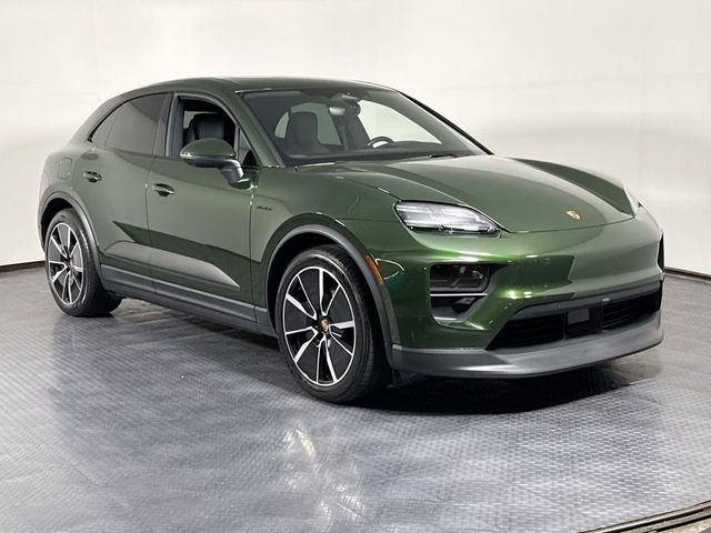 2025 Porsche Macan Electric 4 - 23040180 - 8