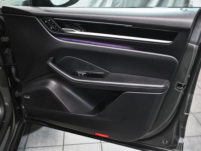 2025 Porsche Macan Electric 4 - 22922996 - 14
