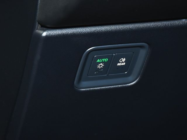 2025 Porsche Macan Electric 4 - 22922996 - 19