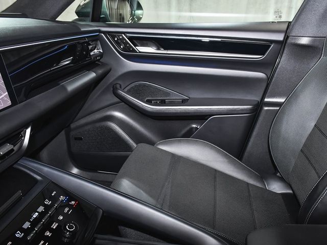 2025 Porsche Macan Electric 4 - 22922996 - 43
