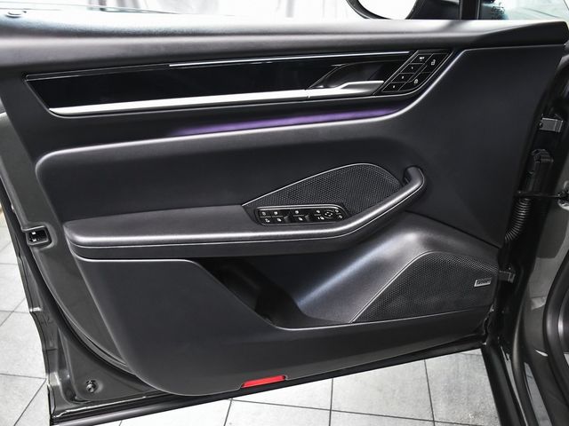 2025 Porsche Macan Electric 4 - 22922996 - 8