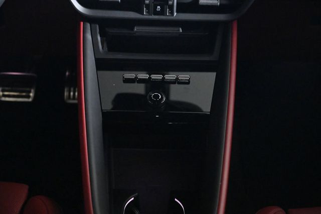 2025 Porsche Macan Electric 4S - 23025446 - 15