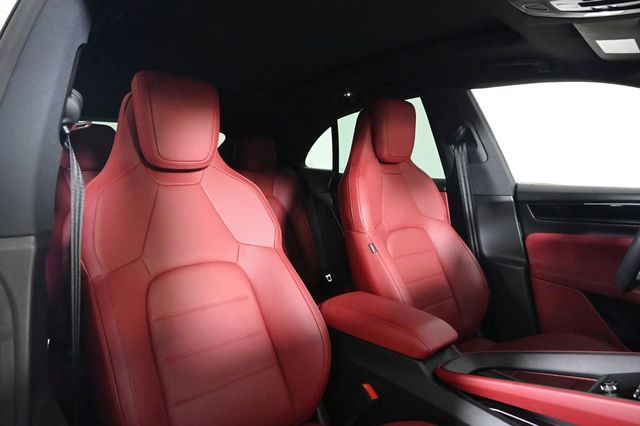 2025 Porsche Macan Electric 4S - 23025446 - 17