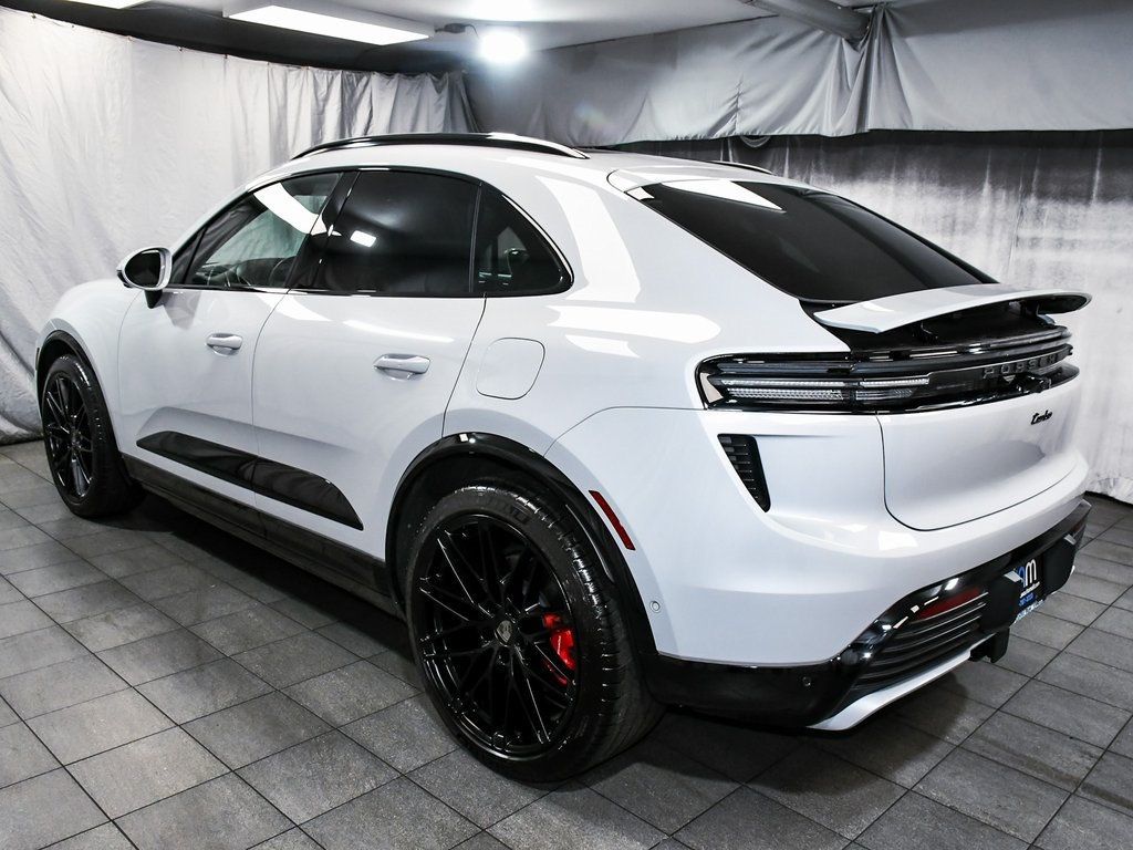 2025 Porsche Macan Electric Turbo photo 4