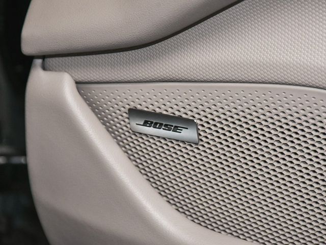 2025 Porsche Taycan Base - 22927762 - 17