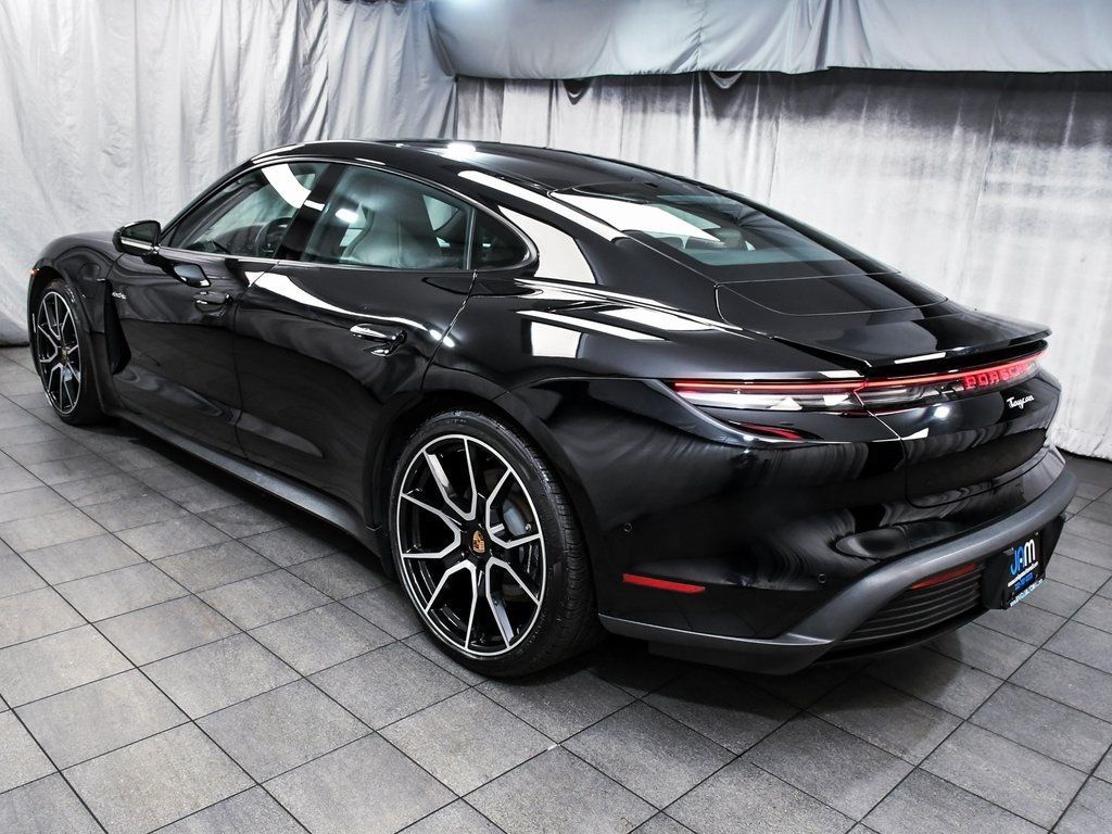 2025 Porsche Taycan Base photo 4