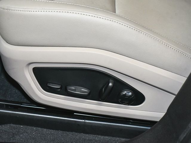 2025 Porsche Taycan Base - 22927762 - 40