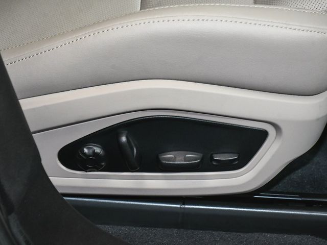 2025 Porsche Taycan Base - 22927762 - 50