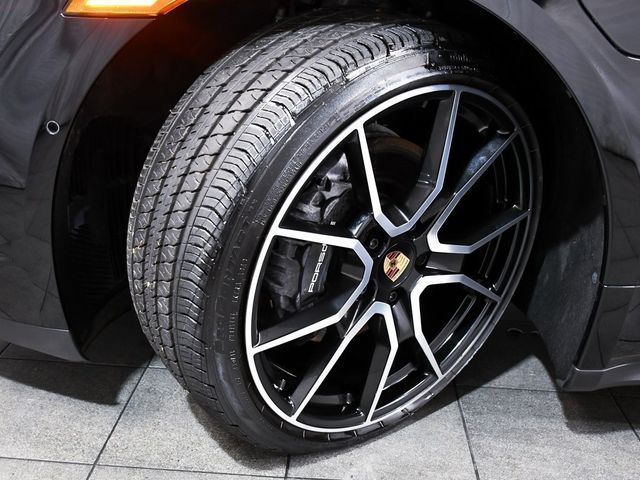 2025 Porsche Taycan Base - 22927762 - 6