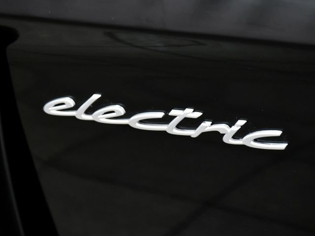 2025 Porsche Taycan Base - 22927762 - 81