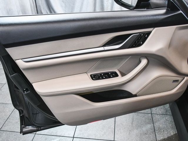 2025 Porsche Taycan Base - 22927762 - 8