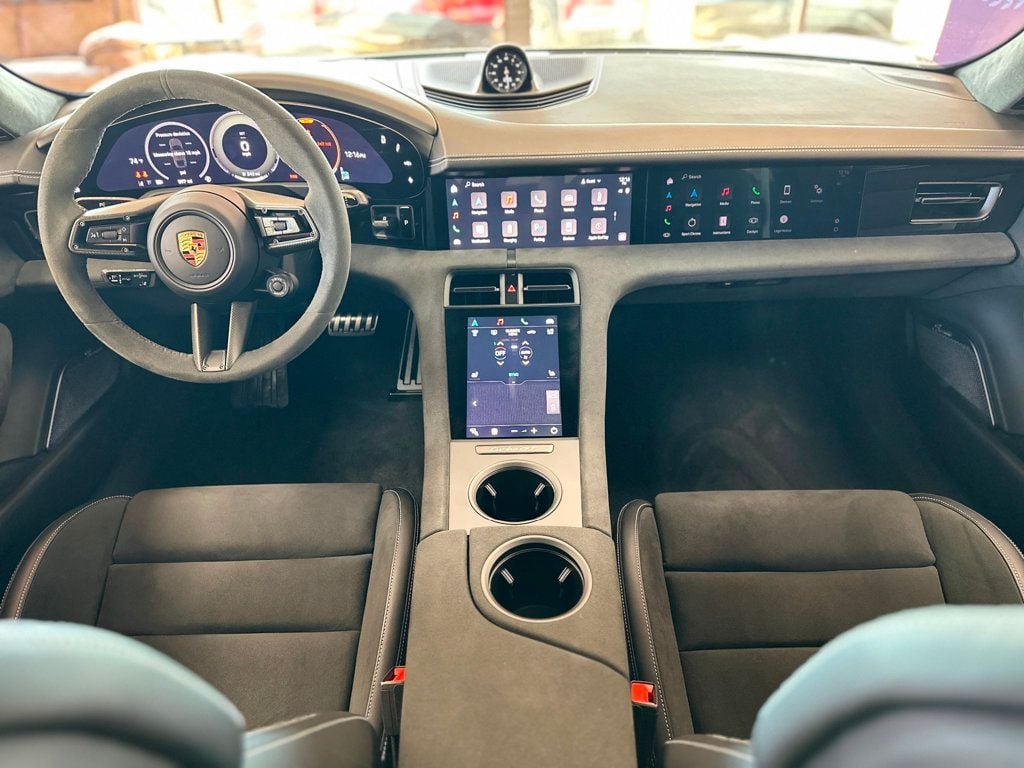 2025 Porsche Taycan Turbo GT photo 16