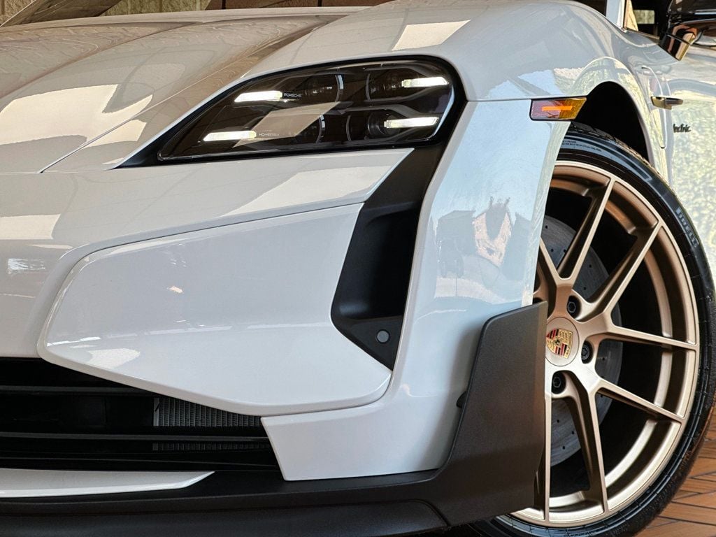 2025 Porsche Taycan Turbo GT photo 19