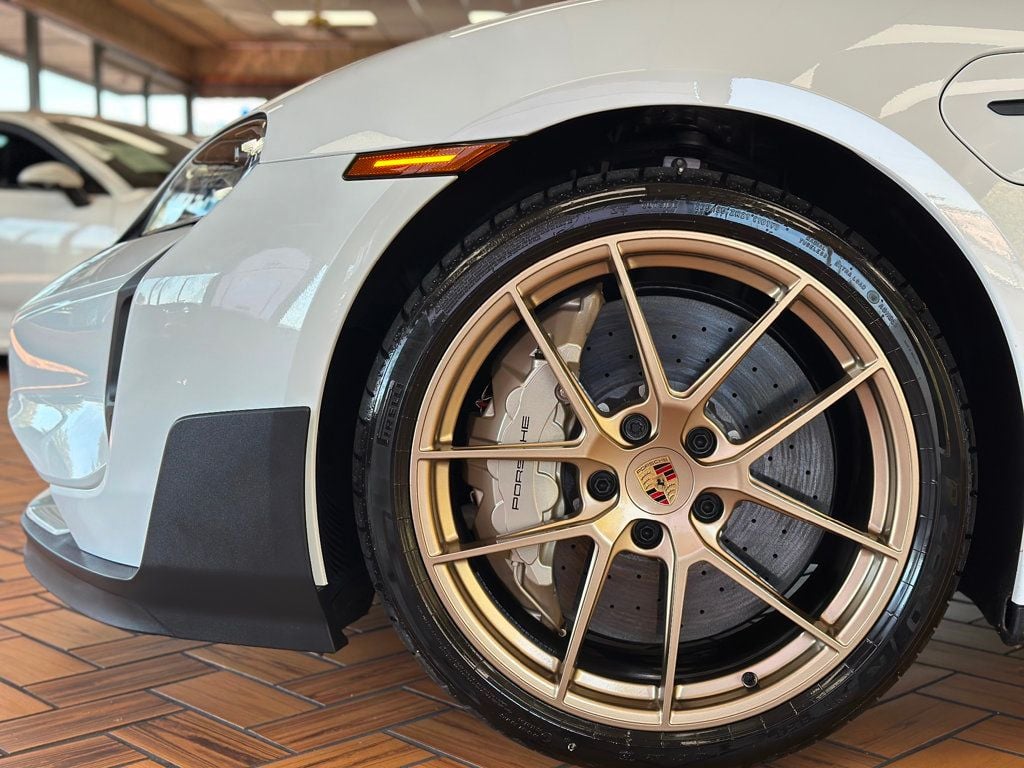 2025 Porsche Taycan Turbo GT photo 25