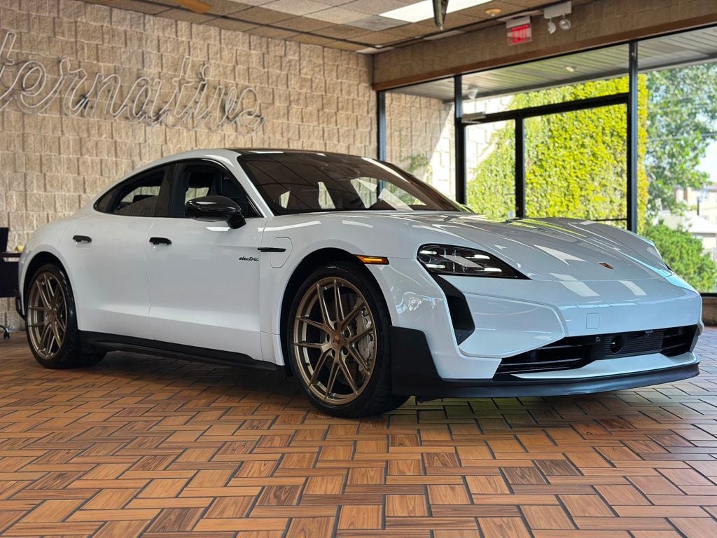 2025 Porsche Taycan Turbo GT photo 9