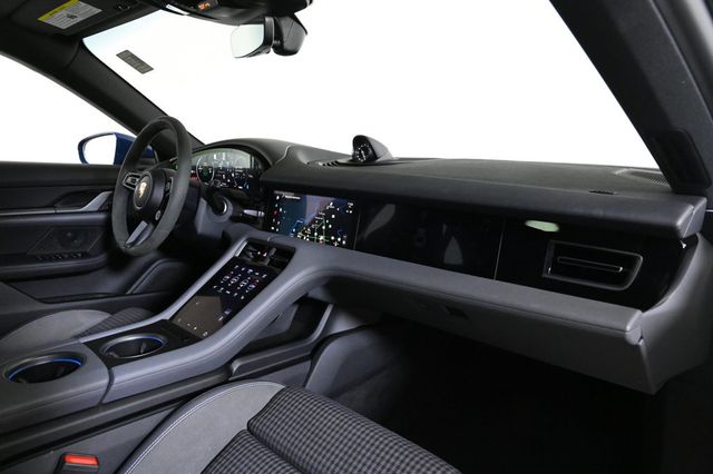 2025 Porsche Taycan Cross Turismo 4 - 22950432 - 16