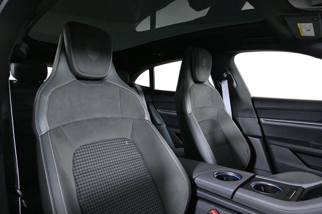 2025 Porsche Taycan Cross Turismo 4 - 22950432 - 17