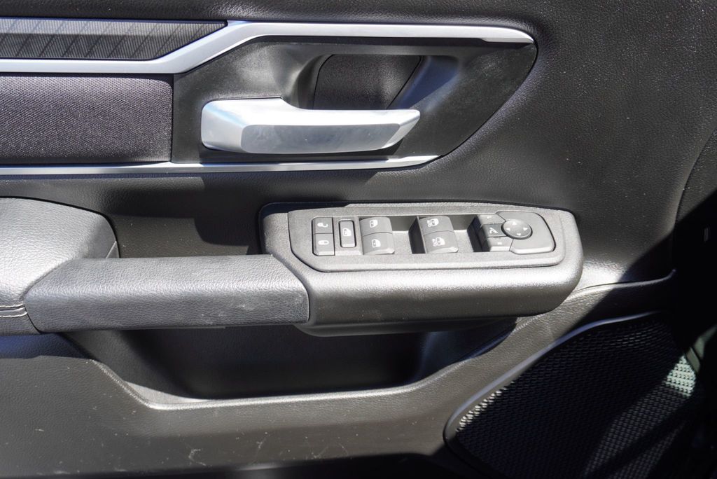 2025 Ram 1500 BIG HORN - 23067688 - 26
