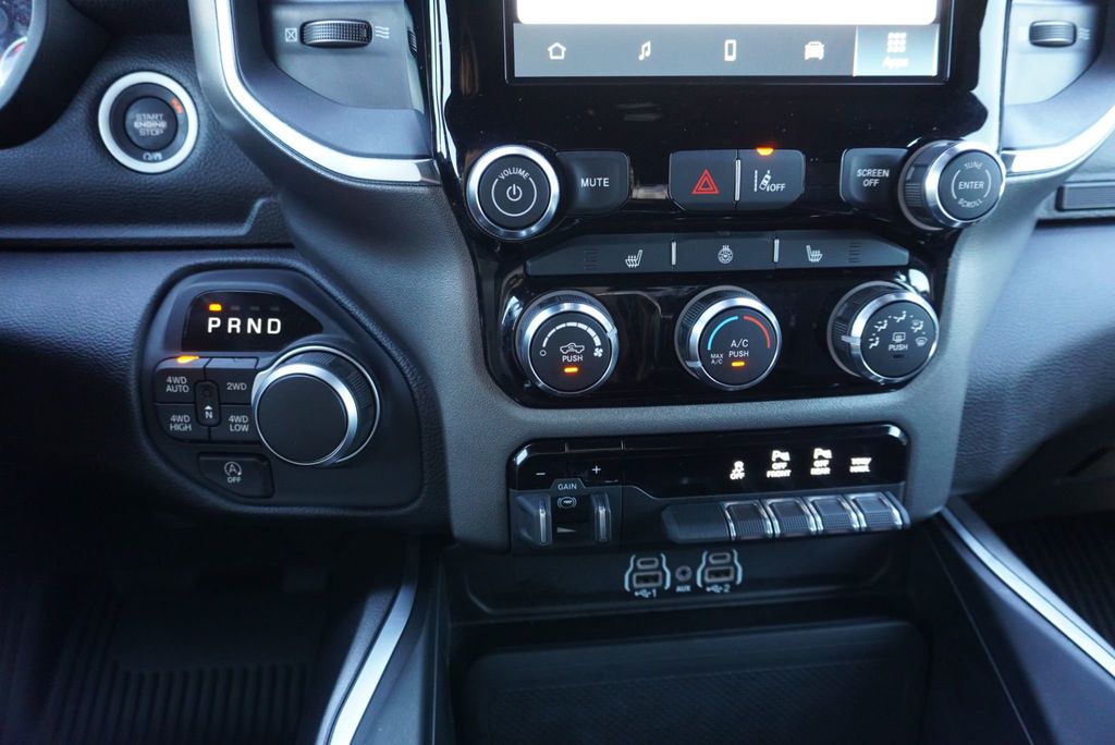 2025 Ram 1500 BIG HORN - 23067688 - 39