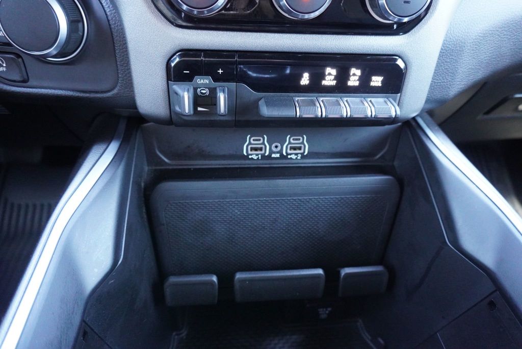 2025 Ram 1500 BIG HORN - 23067688 - 40