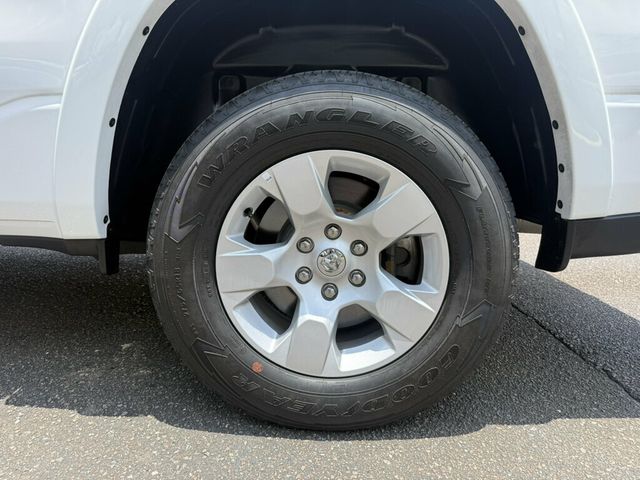 2025 Ram 1500 Big Horn 4x4 Crew Cab 5'7" Box - 23046524 - 7