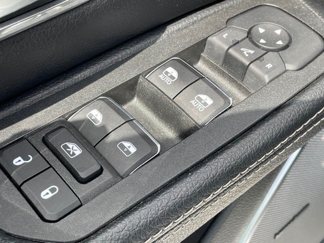 2025 Ram 1500 Laramie 4x4 Crew Cab 5'7" Box - 23038198 - 16