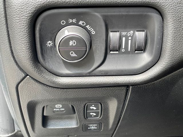 2025 Ram 1500 Laramie 4x4 Crew Cab 5'7" Box - 23038198 - 18