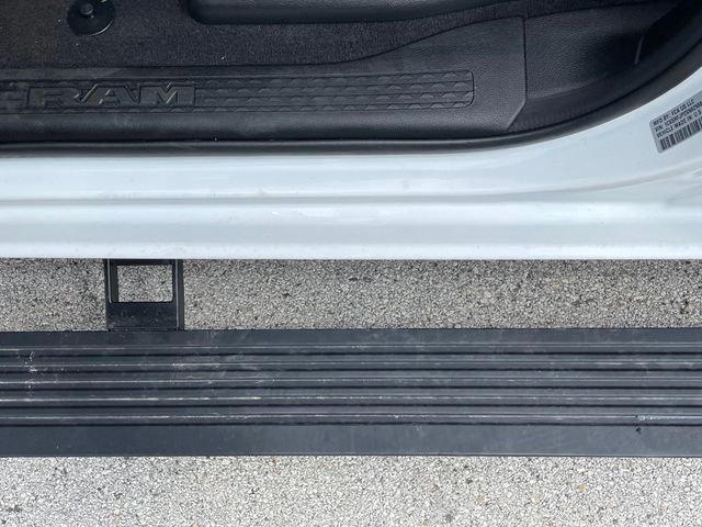 2025 Ram 1500 Laramie 4x4 Crew Cab 5'7" Box - 23038198 - 21
