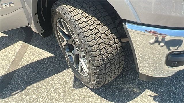 2025 Ram 1500 Laramie 4x4 Crew Cab 5'7" Box - 22896922 - 10