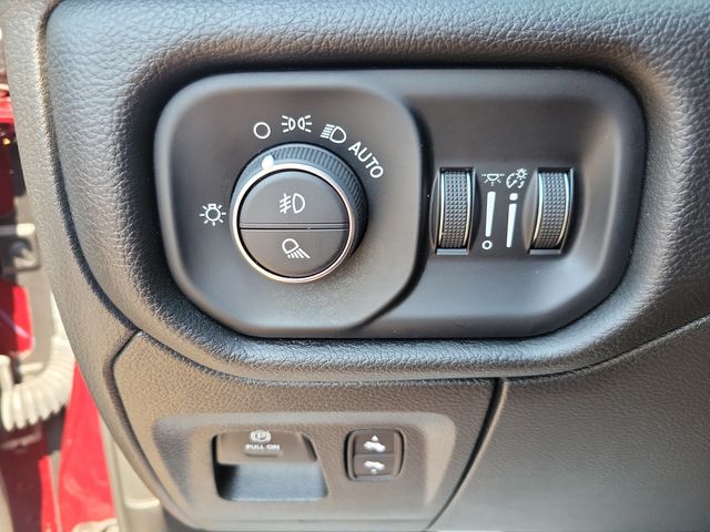 2025 Ram 1500 Laramie 4x4 Crew Cab 5'7" Box - 22918559 - 19