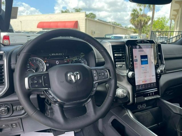 2025 Ram 1500 Laramie 4x4 Crew Cab 5'7" Box - 22914916 - 11