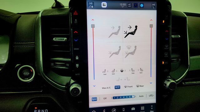 2025 Ram 1500 Laramie 4x4 Crew Cab 5'7" Box - 22966138 - 19