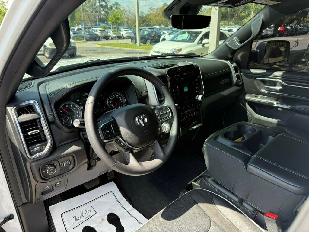 2025 Ram 1500 Laramie photo 3