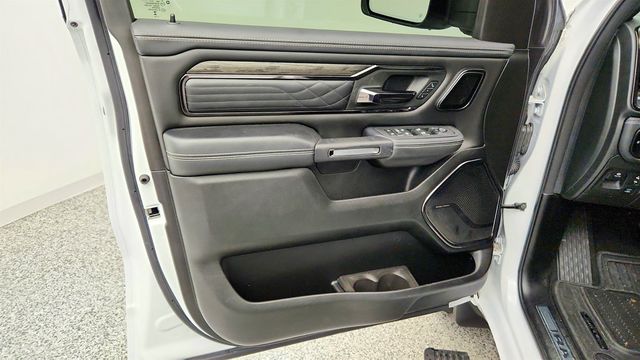 2025 Ram 1500 Limited 4x4 Crew Cab 5'7'' Box w/ Dual Pane Panoramic Sunroof - 23029243 - 10