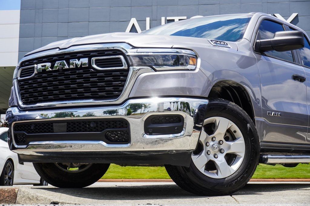2025 Ram 1500 Tradesman photo 2